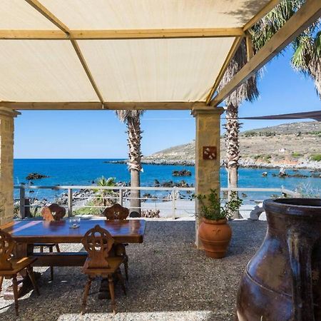 Villa Proto Helidoni - A Cozy Beachfront Villa Petres  Экстерьер фото